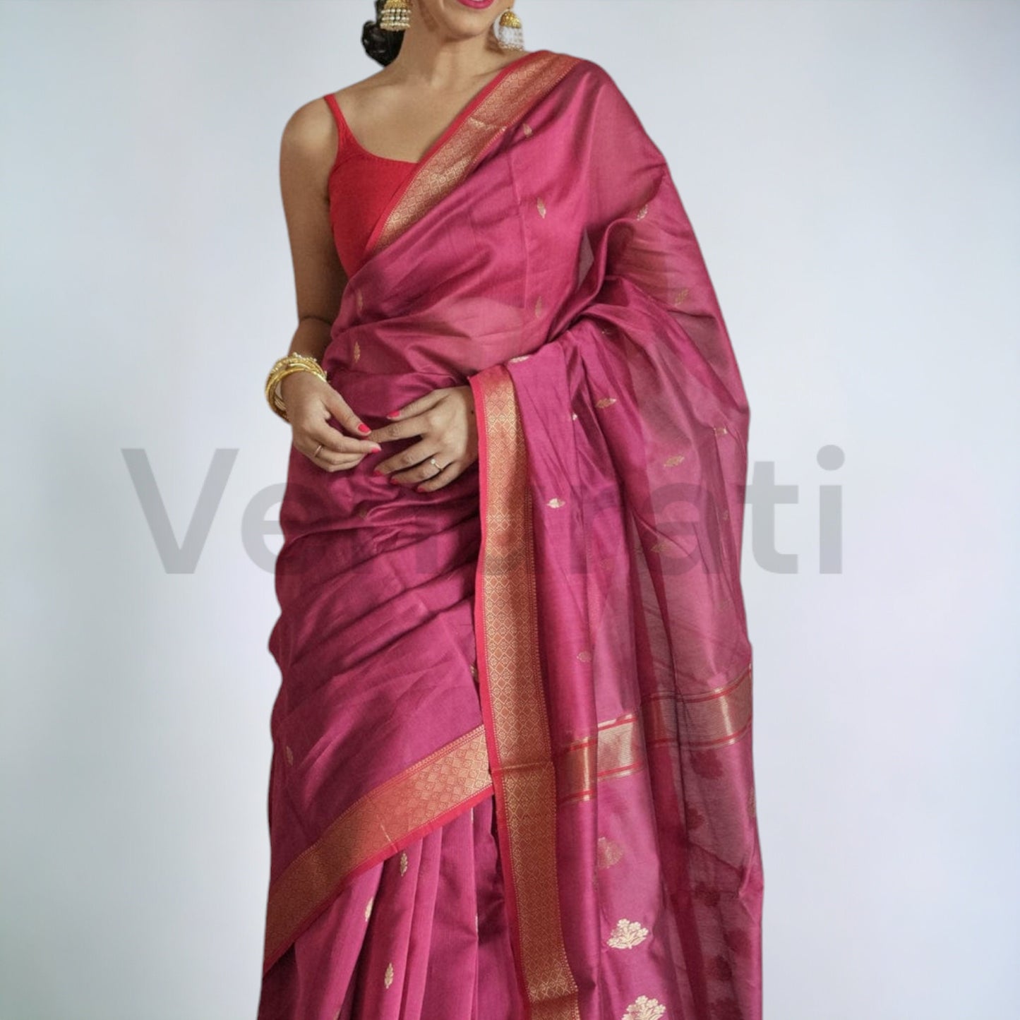 Handloom Gadowal Saree Jari Par And Jari Work With Blouse Piece Designer Bollywood Saree by VENURATI