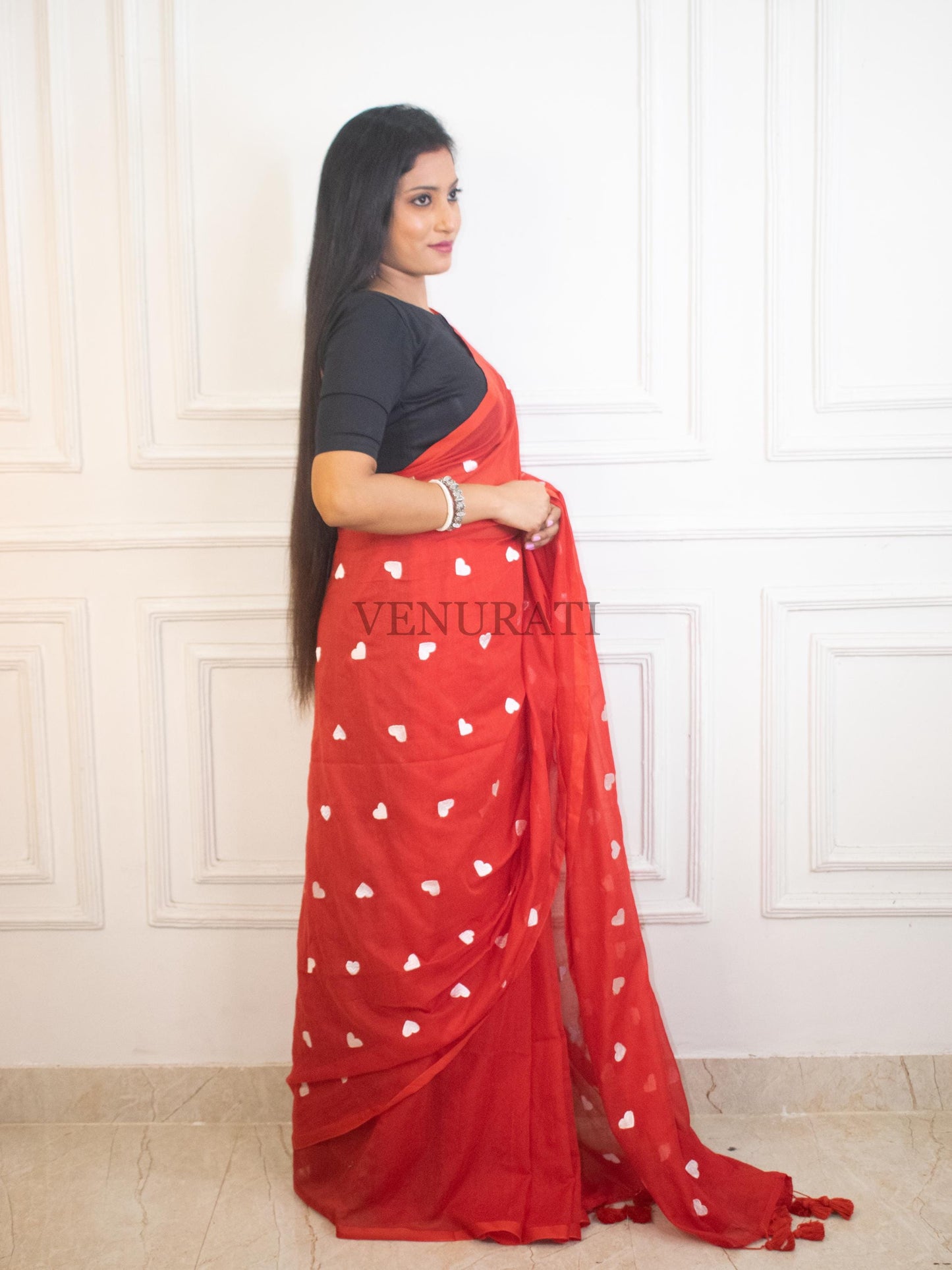Soft Mulmul Cotton Handloom Saree for All Season, Embroidered Cotton Saree with Pompom, Red Cotton Saree, Gift for Durga Puja Diwali