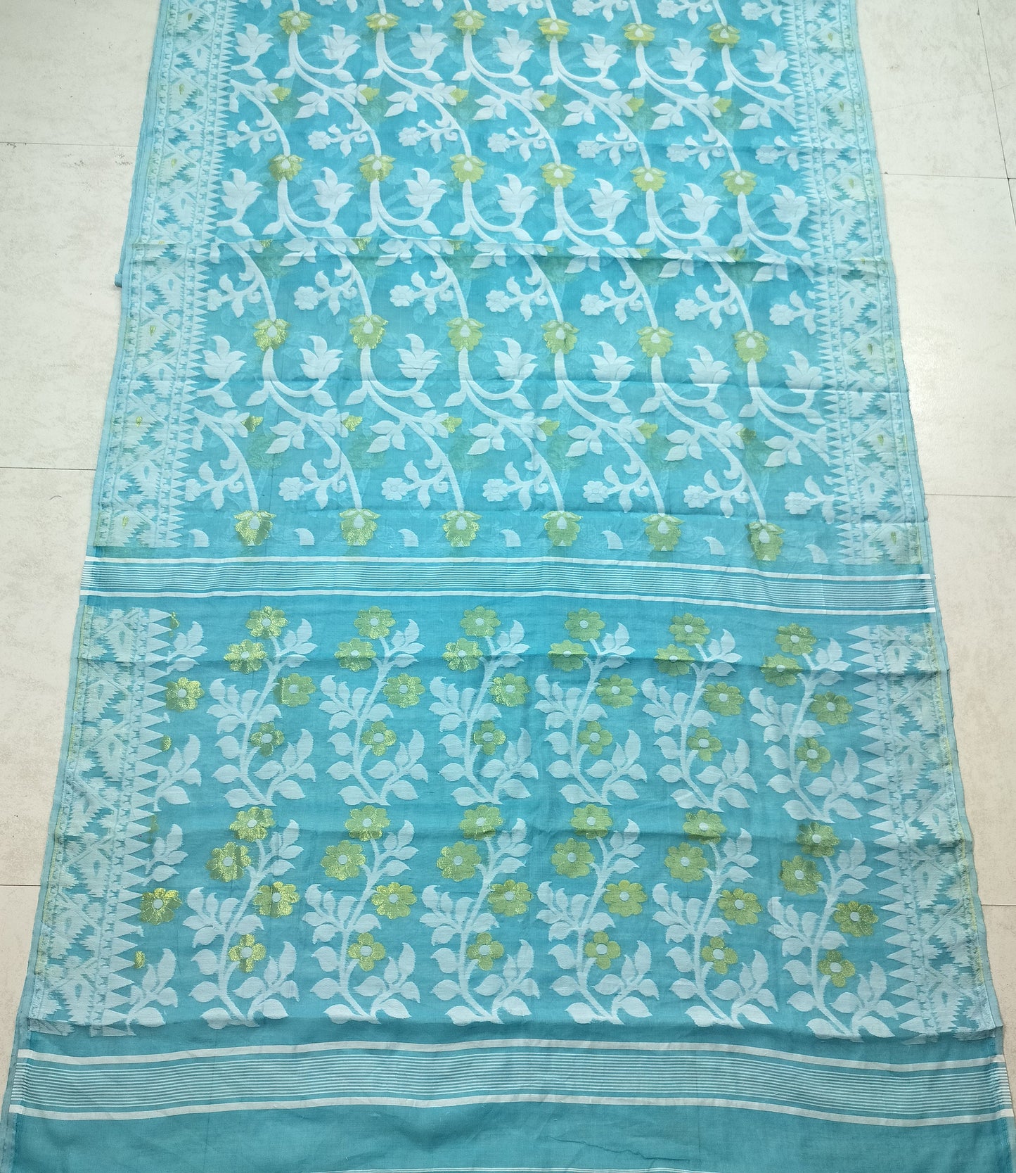 Authentic Dhakai Jamdani Saree Floral Work Jamdani Saree Soft and Comfortable Dhakai Saree Handloom Jamdani Sari from Bengal