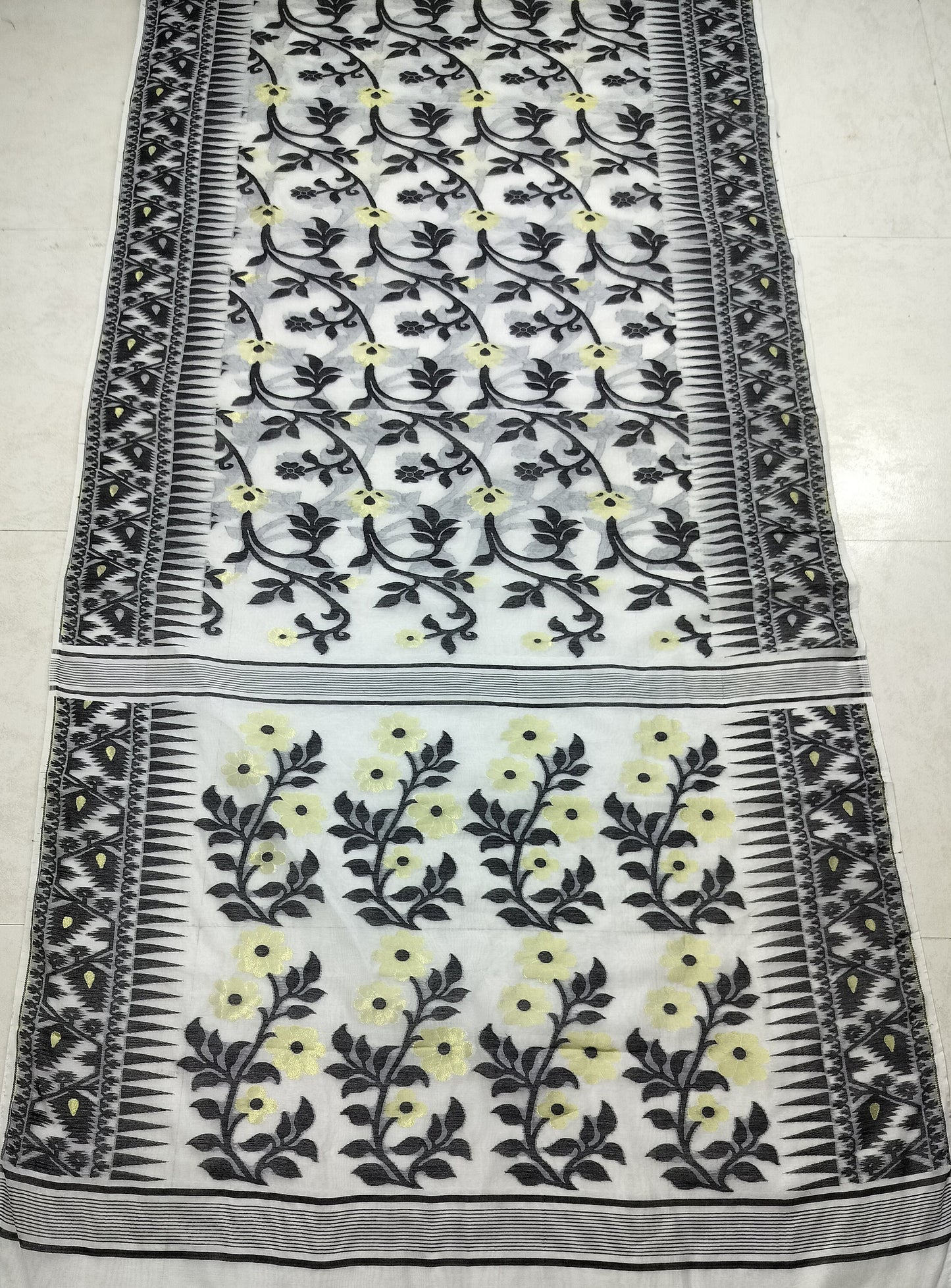 Authentic Dhakai Jamdani Saree Floral Work Jamdani Saree Soft and Comfortable Dhakai Saree Handloom Jamdani Sari from Bengal
