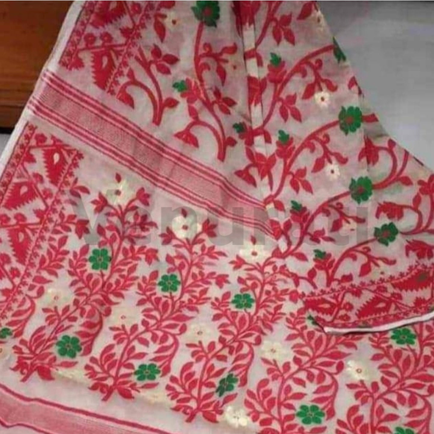 Authentic Dhakai Jamdani Saree Floral Work Jamdani Saree Soft and Comfortable Dhakai Saree Handloom Jamdani Sari from Bengal