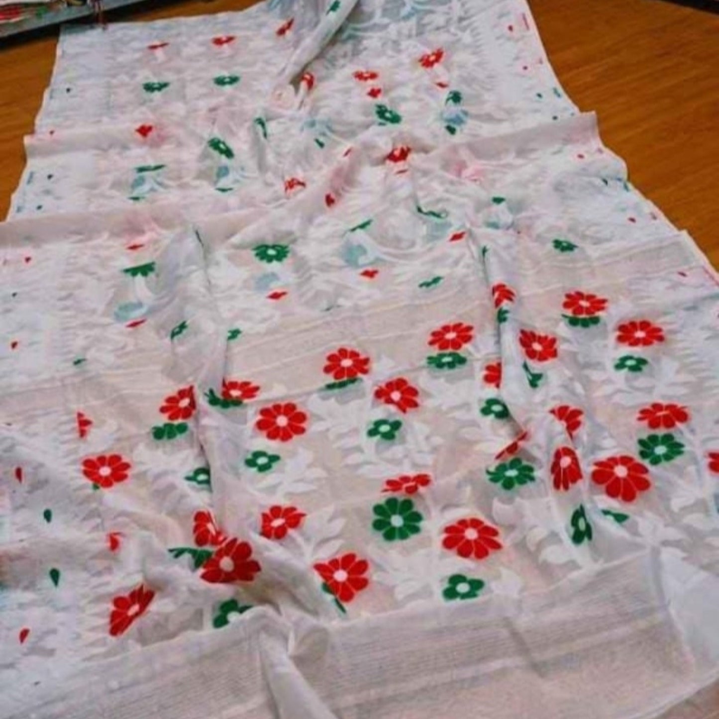 Authentic Dhakai Jamdani Saree Floral Work Jamdani Saree Soft and Comfortable Dhakai Saree Handloom Jamdani Sari from Bengal