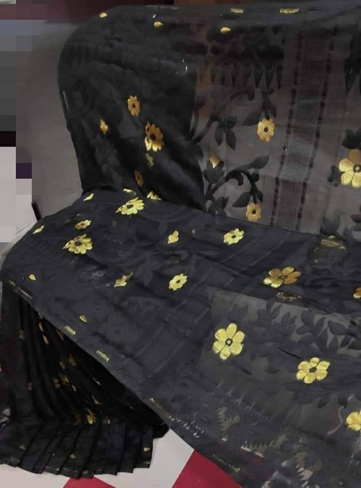 Authentic Dhakai Jamdani Saree Floral Work Jamdani Saree Soft and Comfortable Dhakai Saree Handloom Jamdani Sari from Bengal