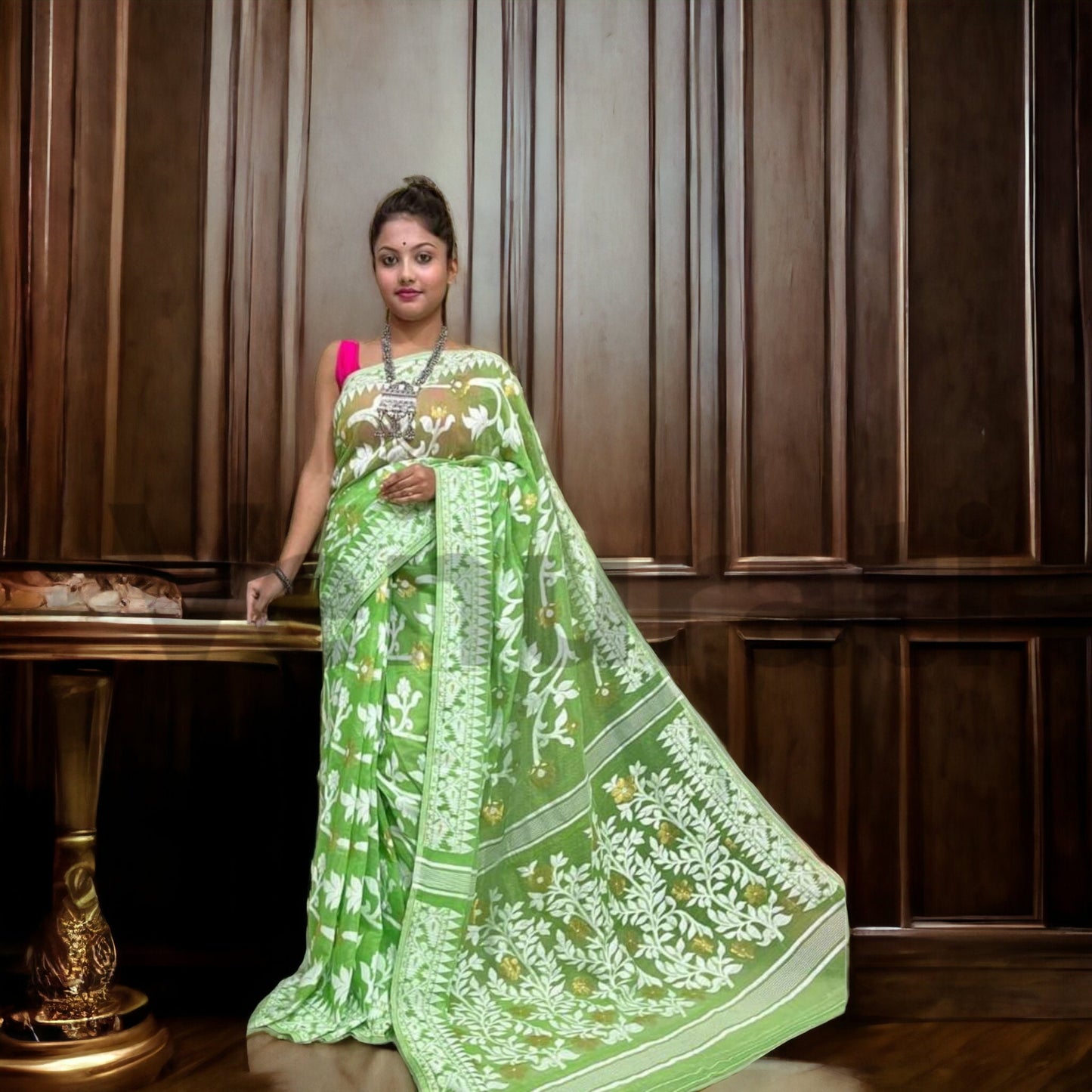 Authentic Dhakai Jamdani Saree Floral Work Jamdani Saree Soft and Comfortable Dhakai Saree Handloom Jamdani Sari from Bengal
