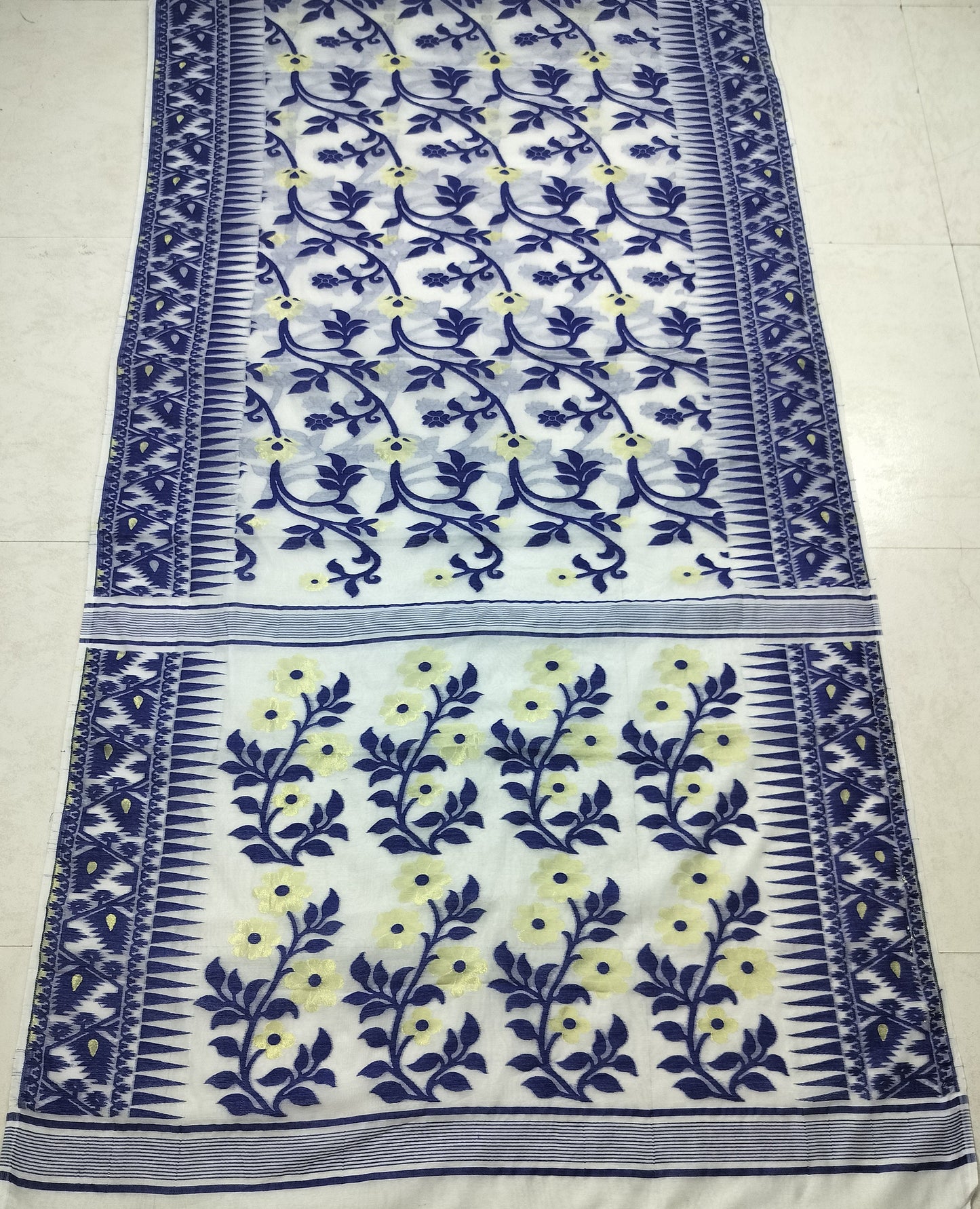 Authentic Dhakai Jamdani Saree Floral Work Jamdani Saree Soft and Comfortable Dhakai Saree Handloom Jamdani Sari from Bengal