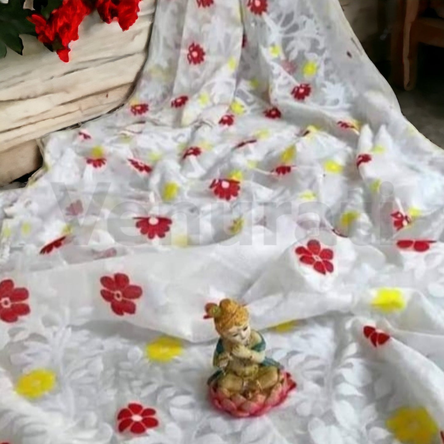 Authentic Dhakai Jamdani Saree Floral Work Jamdani Saree Soft and Comfortable Dhakai Saree Handloom Jamdani Sari from Bengal