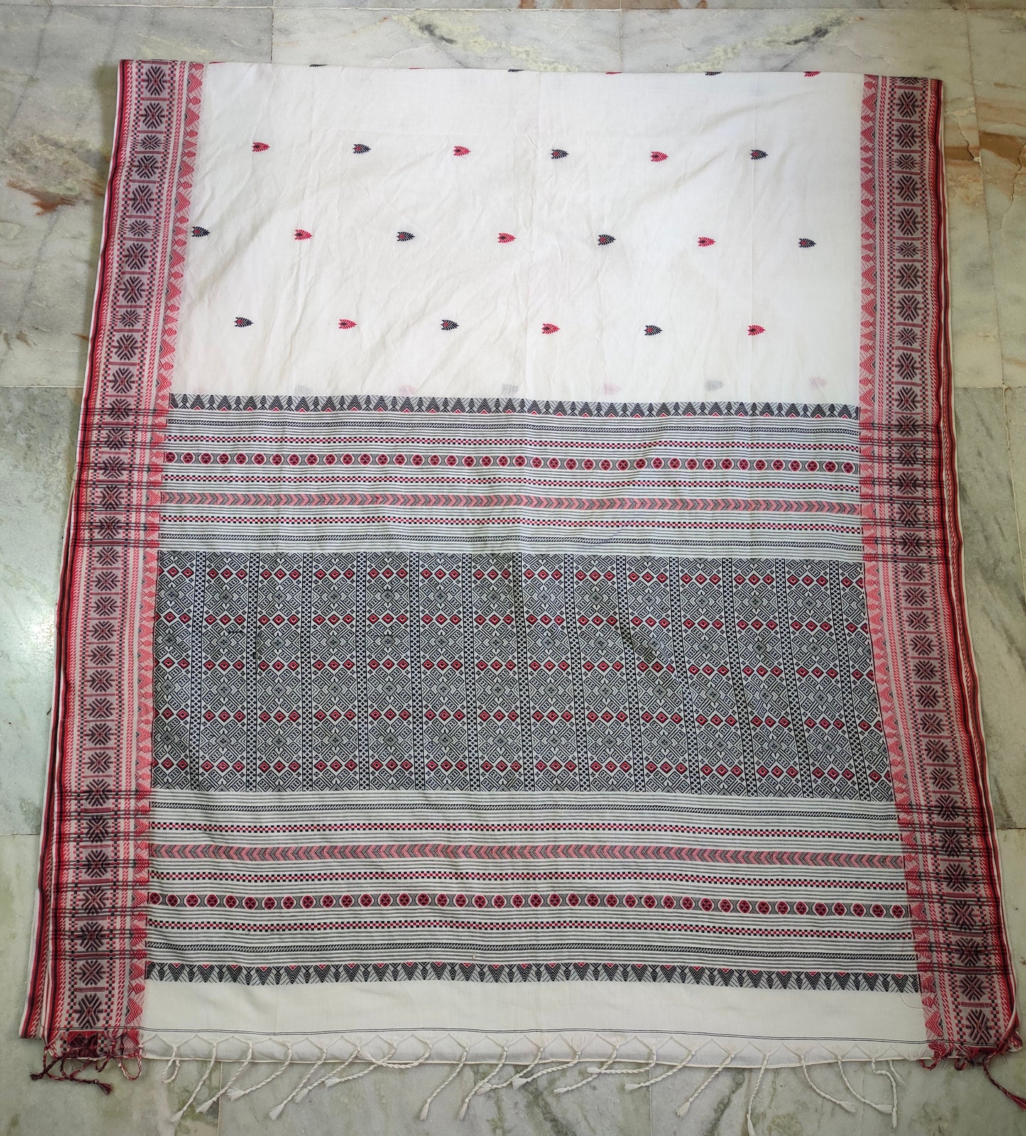 Authentic Assam Handwoven Khadi Cotton Saree Pure Mercerized Cotton Saree With Blouse Piece Dongria khadi Sari Begumpuri Jamdani Saree
