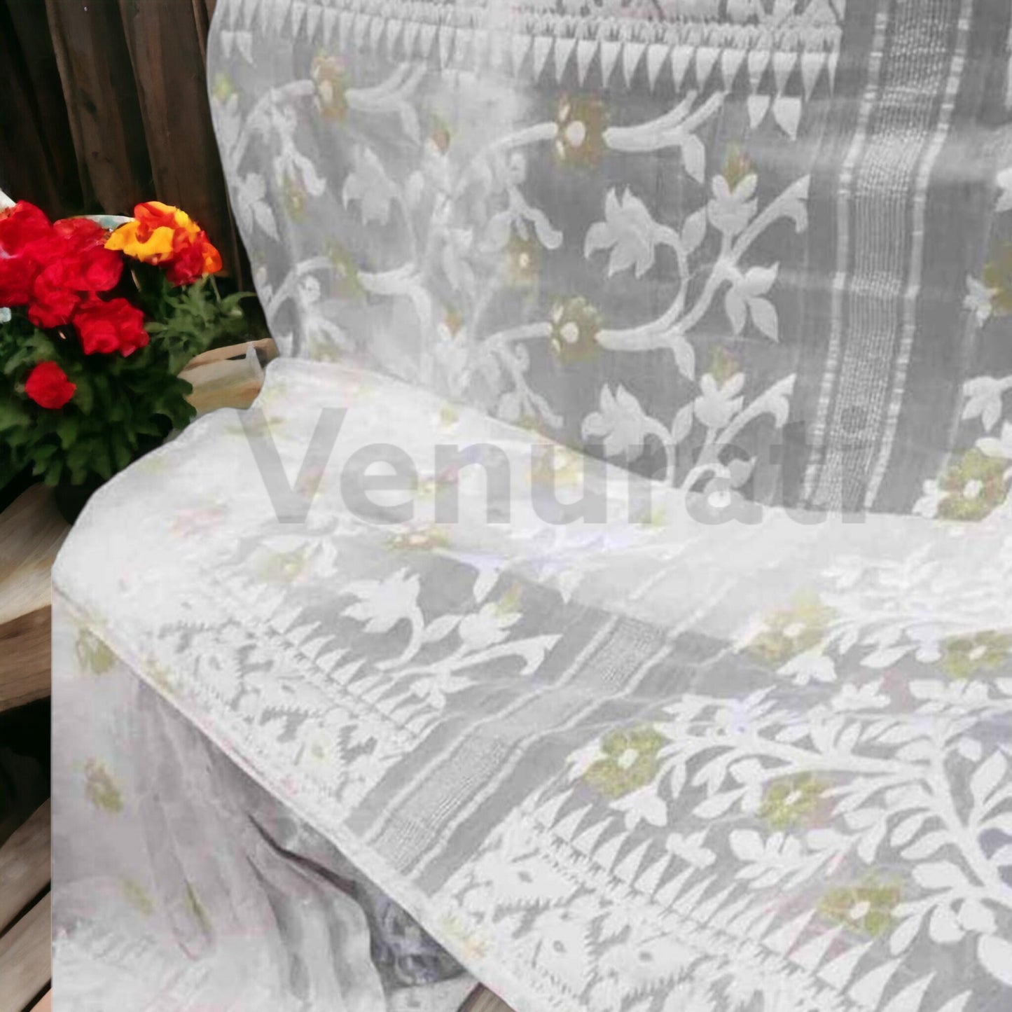 Authentic Dhakai Jamdani Saree Floral Work Jamdani Saree Soft and Comfortable Dhakai Saree Handloom Jamdani Sari from Bengal